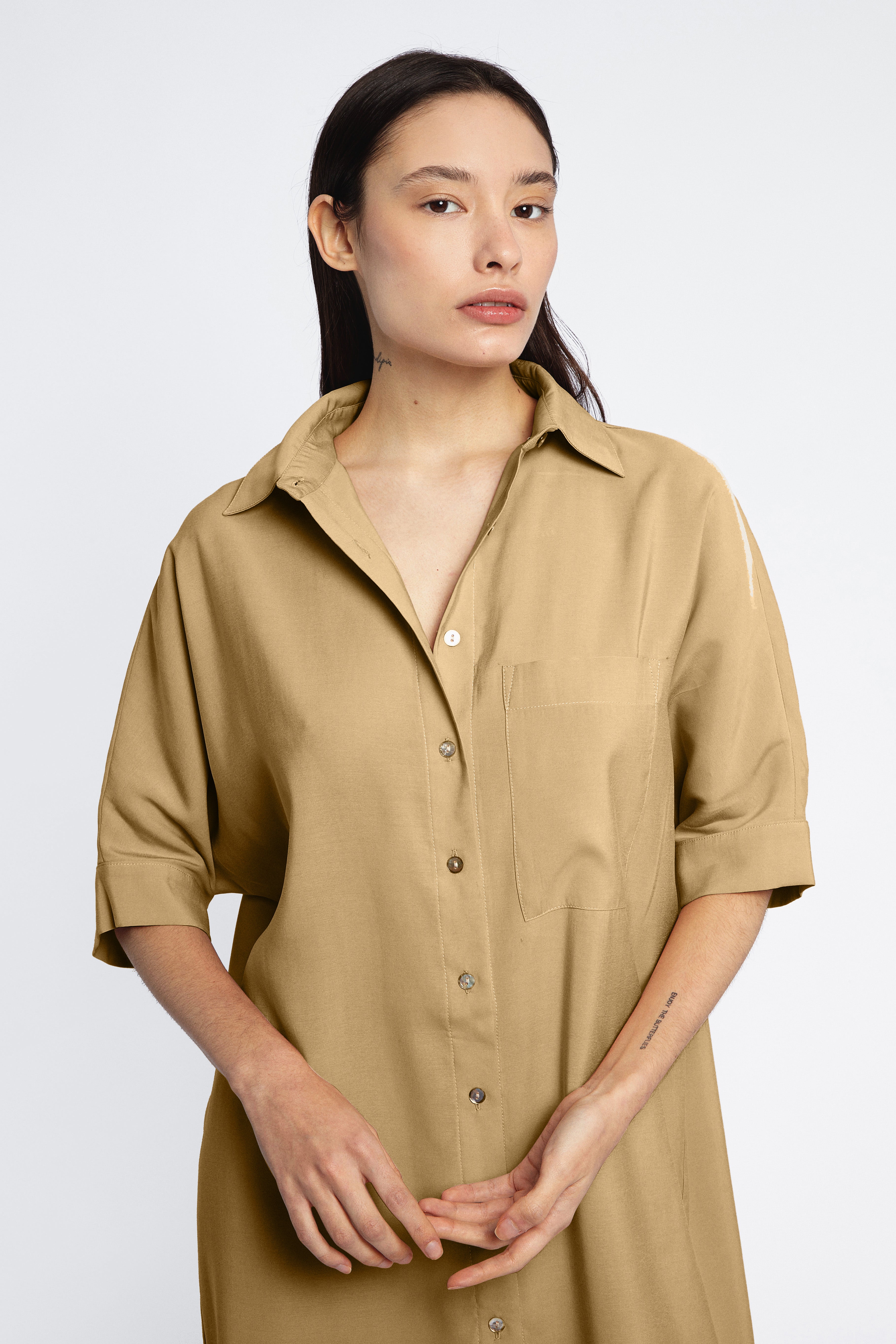VESTIDO KATHRYN CAMEL