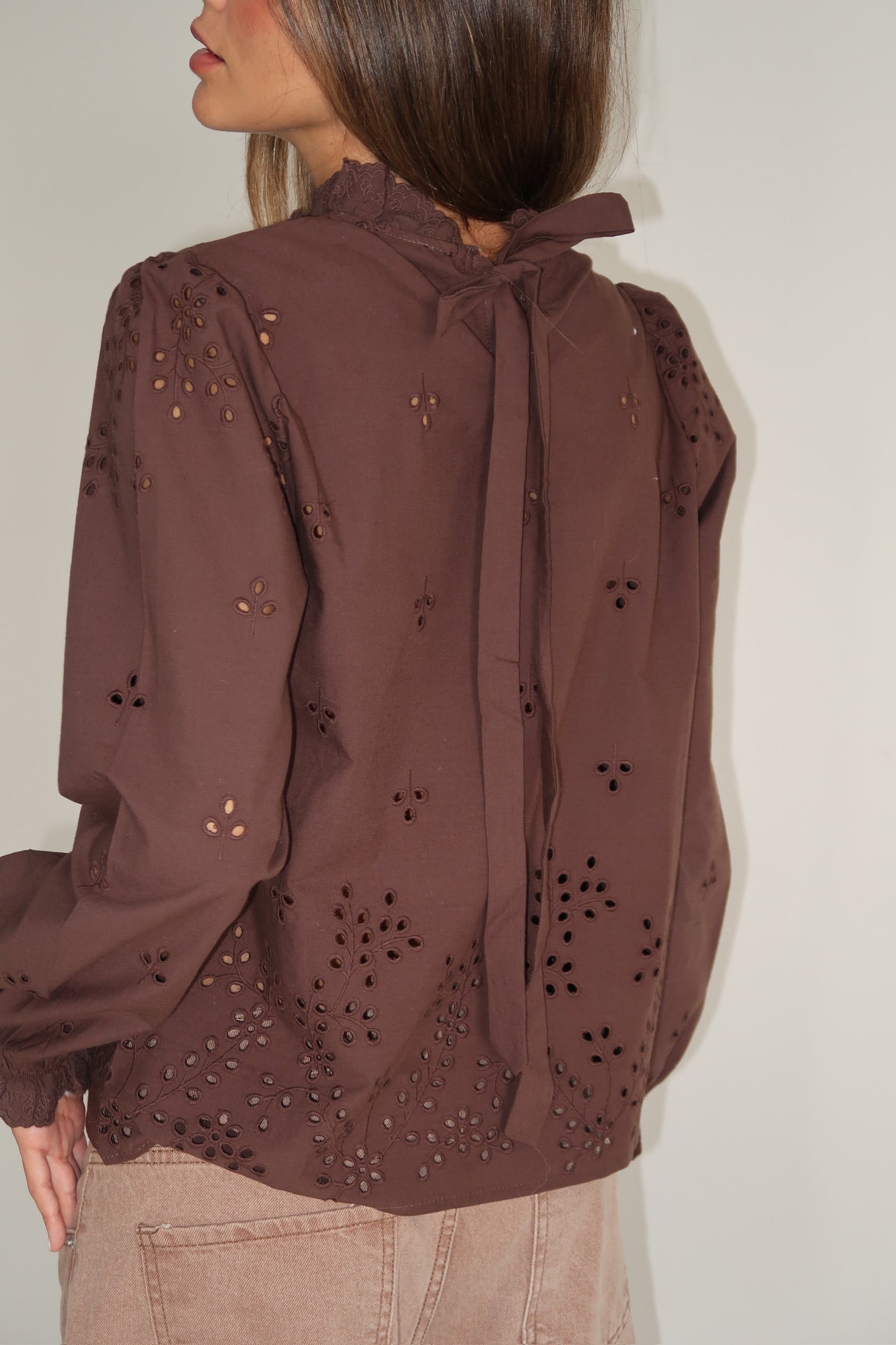 CAMISA YAN OFF CHOCOLATE