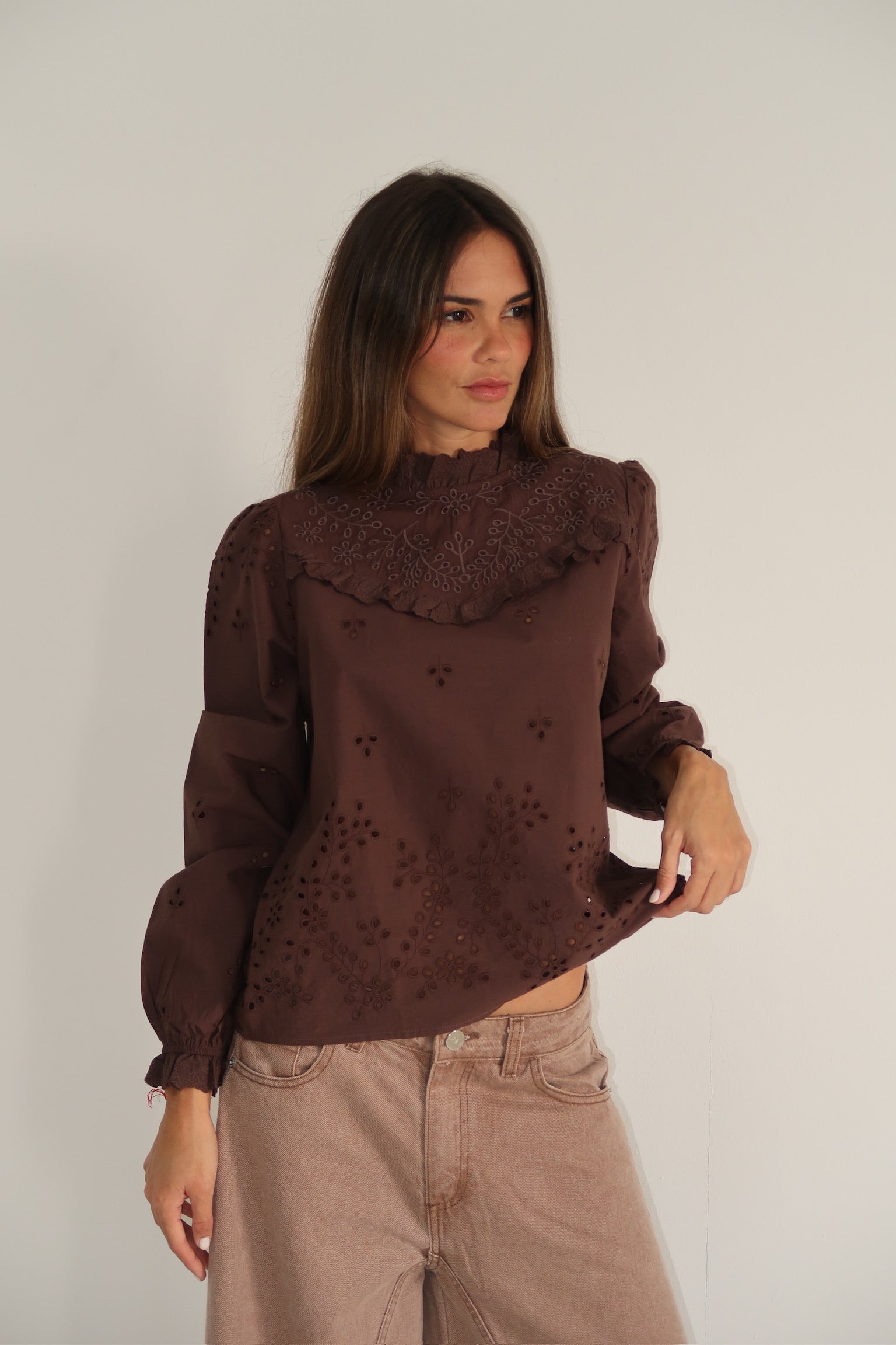 CAMISA YAN OFF CHOCOLATE