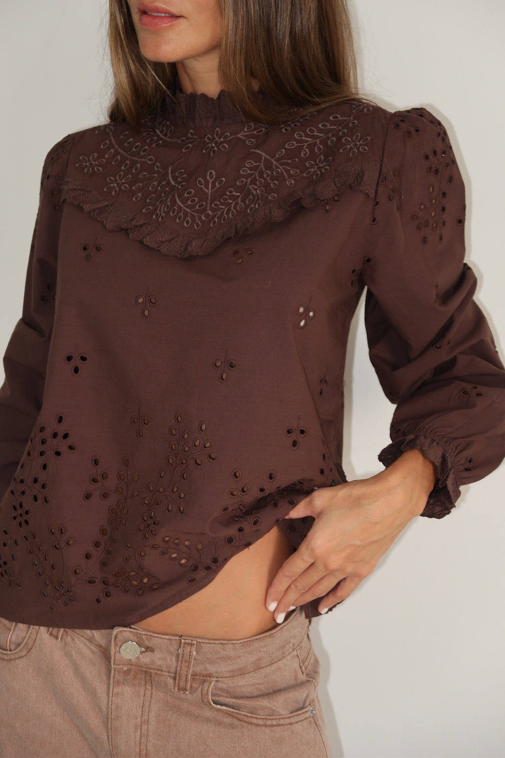 CAMISA YAN OFF CHOCOLATE