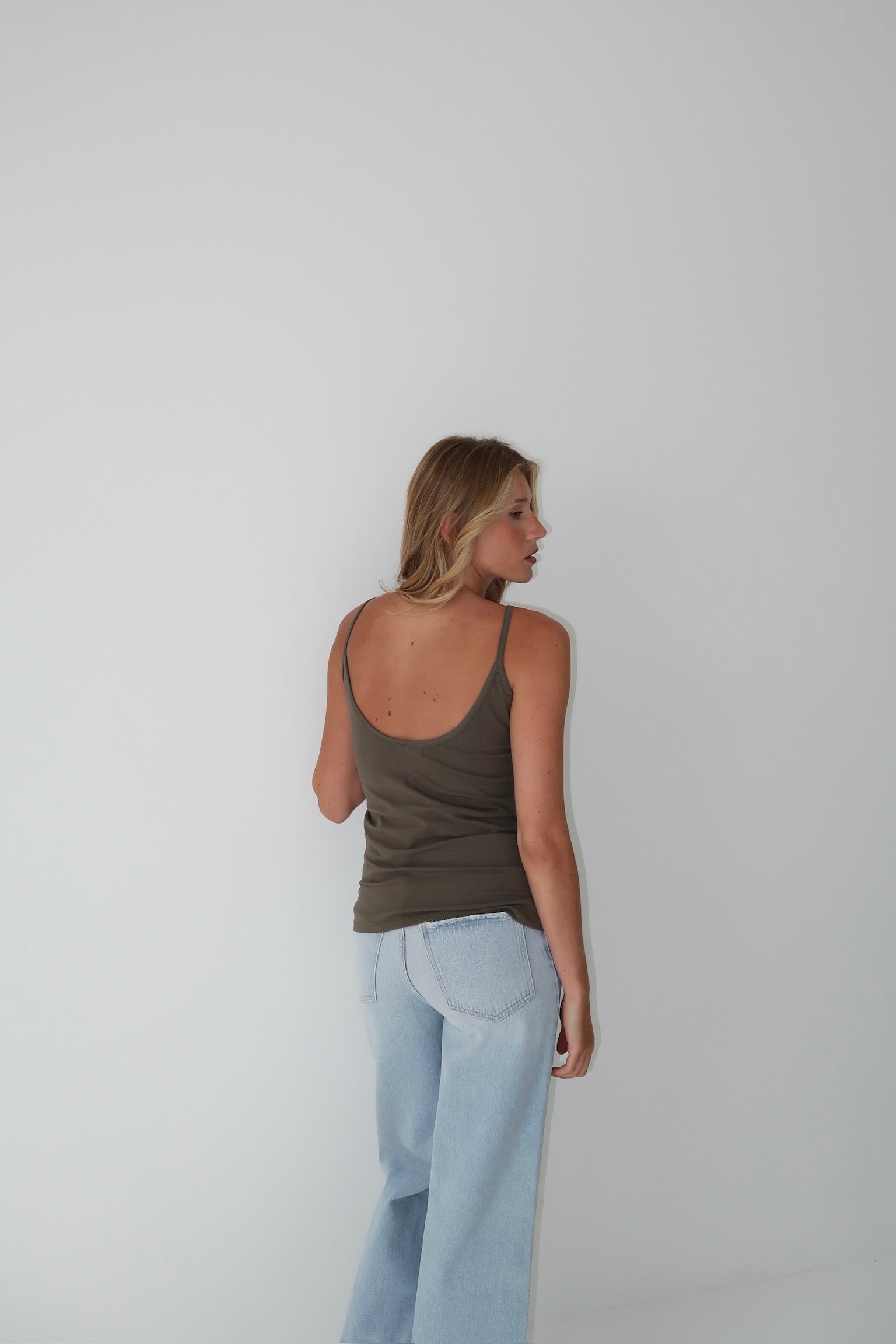MUSCULOSA CLASICA VERDE