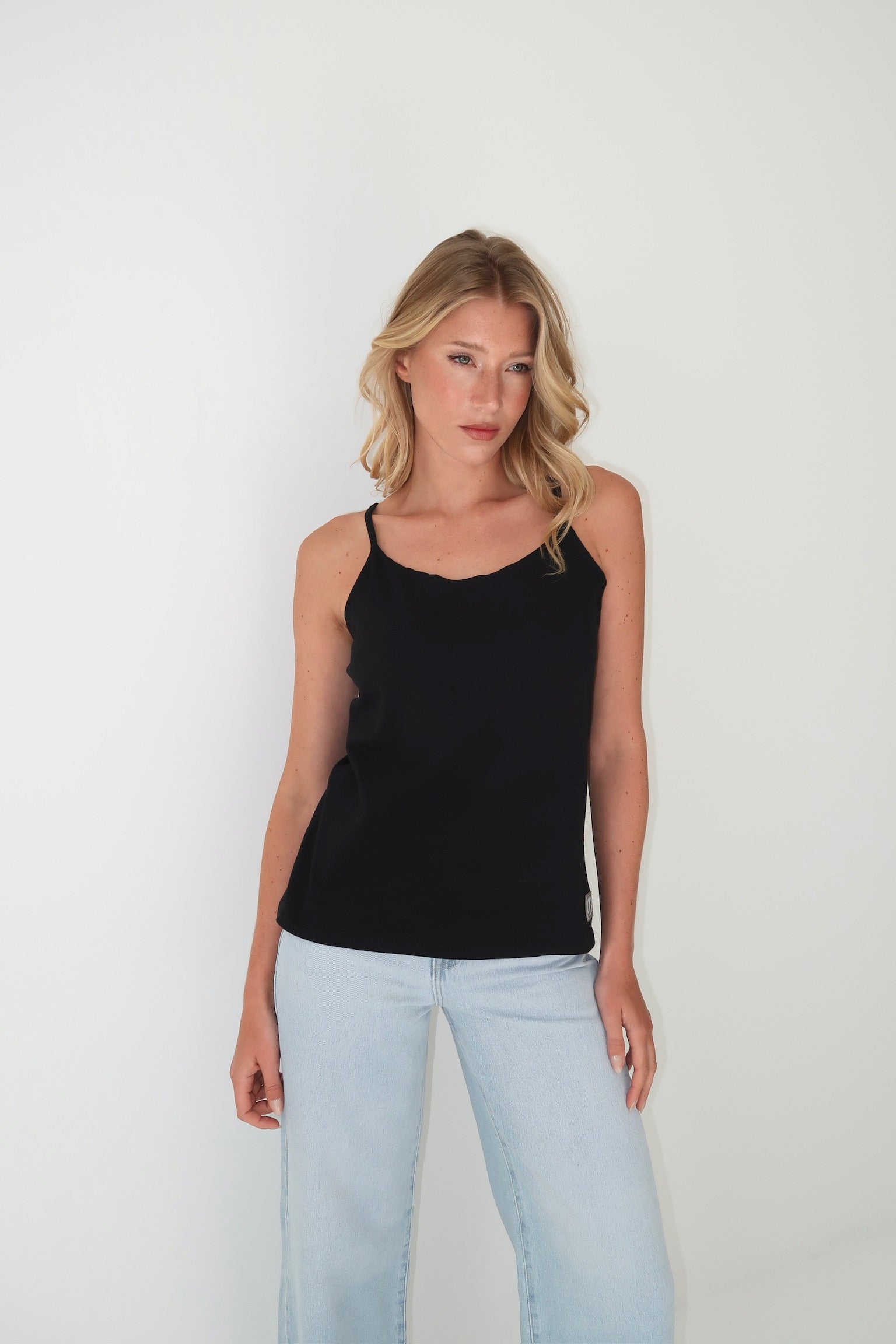 MUSCULOSA CLASICA CALA NEGRA
