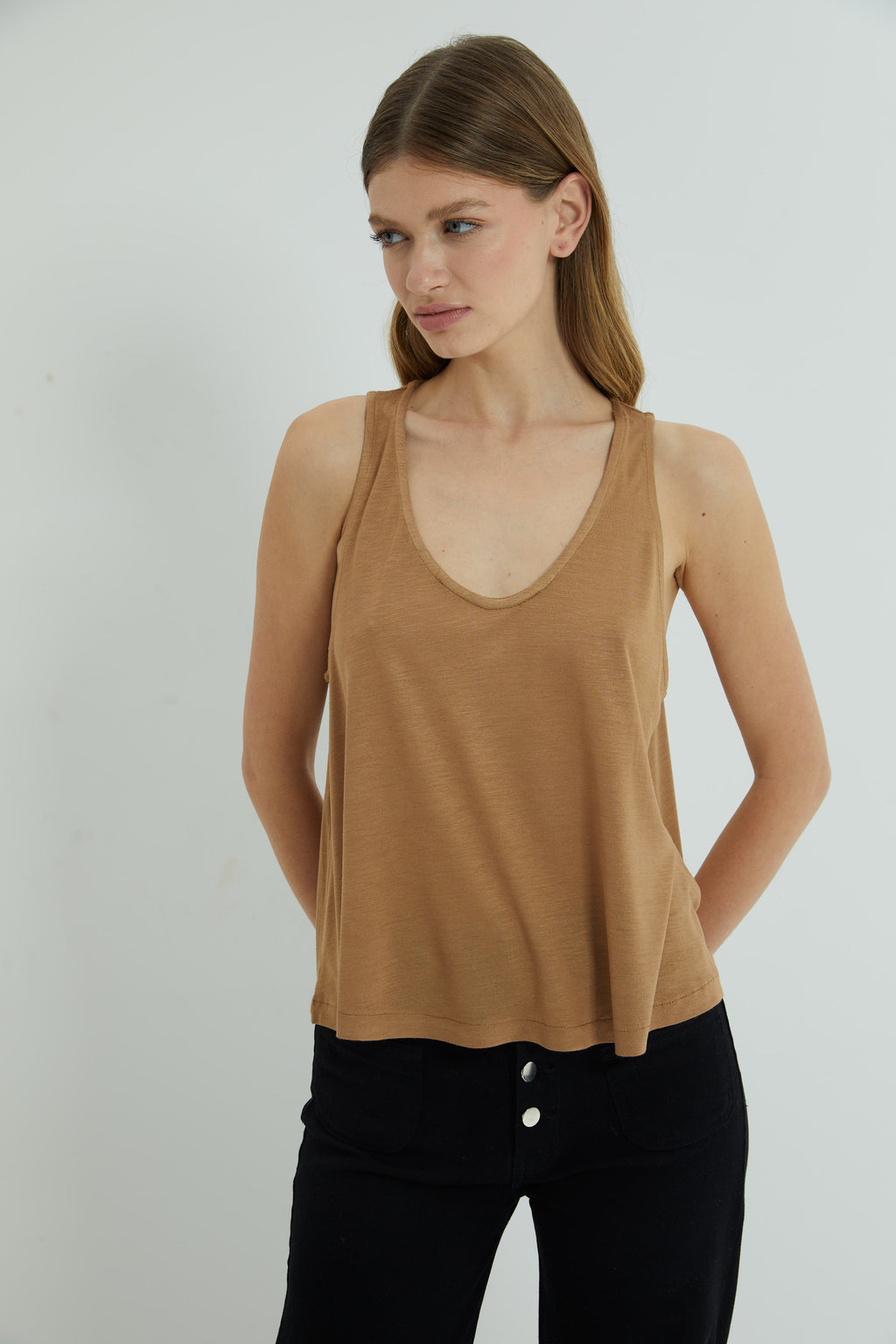 MUSCULOSA CHAGALL CAMEL