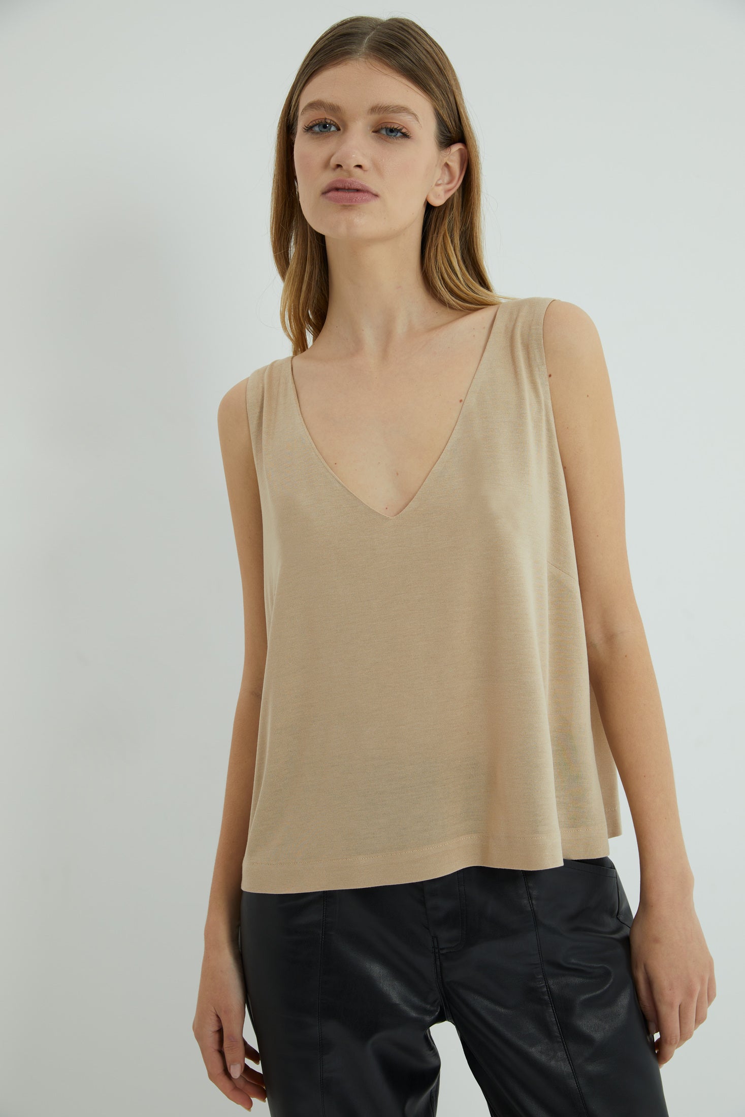 MUSCULOSA LEGER CAMEL