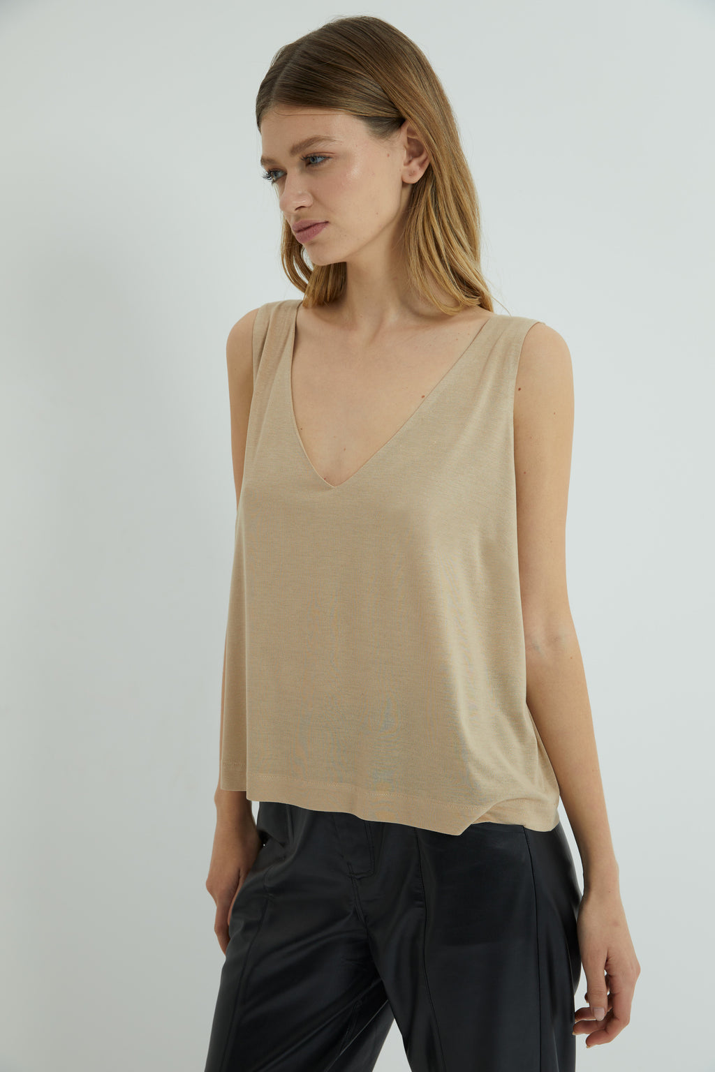 MUSCULOSA LEGER CAMEL